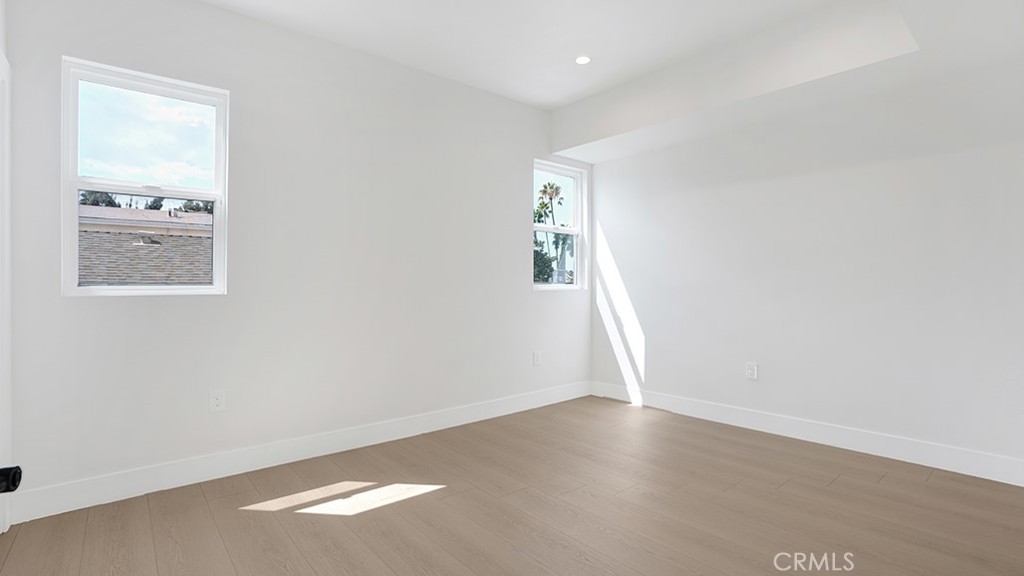 1213 N. Kingsley Drive N