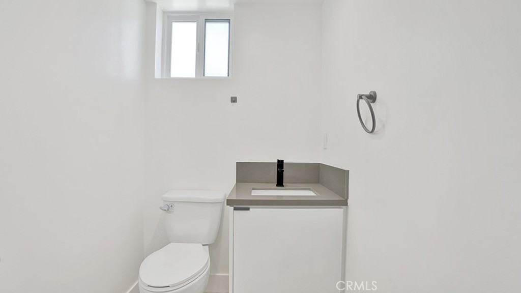 1215 N. Kingsley Drive N 1215 1/2