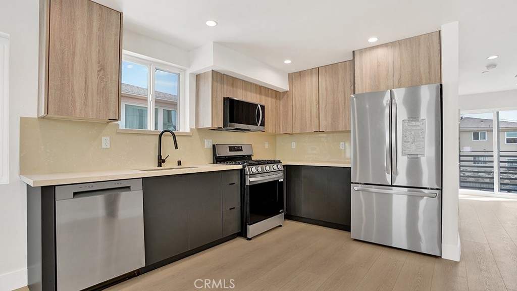 1215 N. Kingsley Drive N 1215 1/2