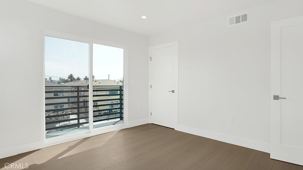 1215 N. Kingsley Drive N 1215 1/2