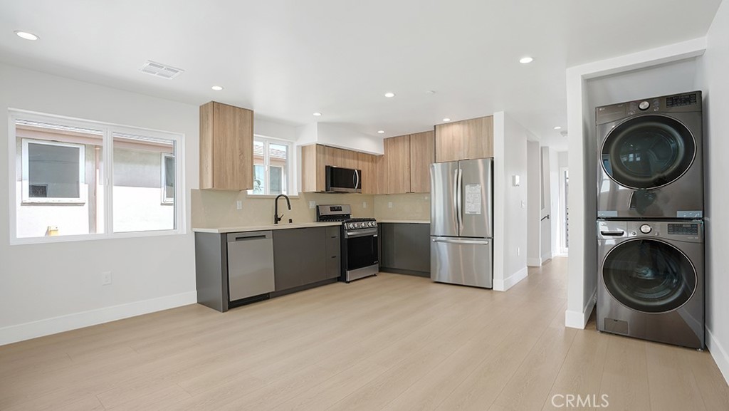1215 N. Kingsley Drive N 1215 1/2