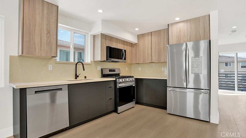 1215 N. Kingsley Drive N 1215 1/2