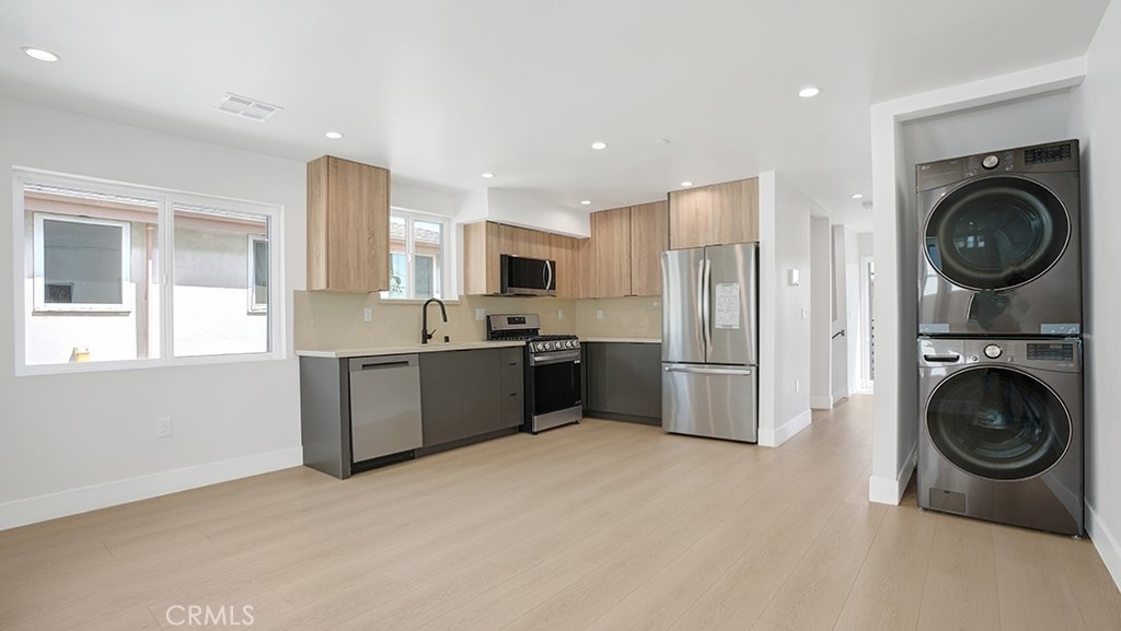 1215 N. Kingsley Drive N 1215 1/2