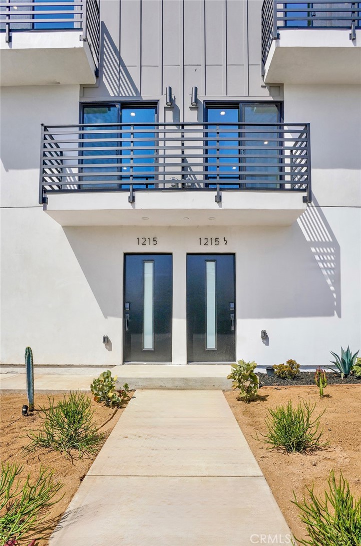 1215 N. Kingsley Drive N 1215 1/2