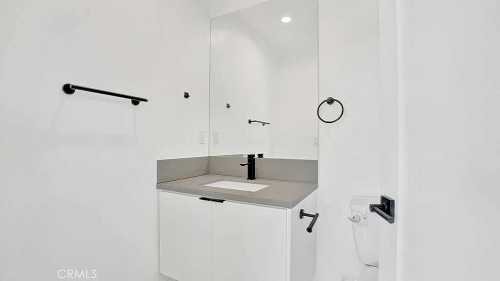 1215 N. Kingsley Drive N 1215 1/2