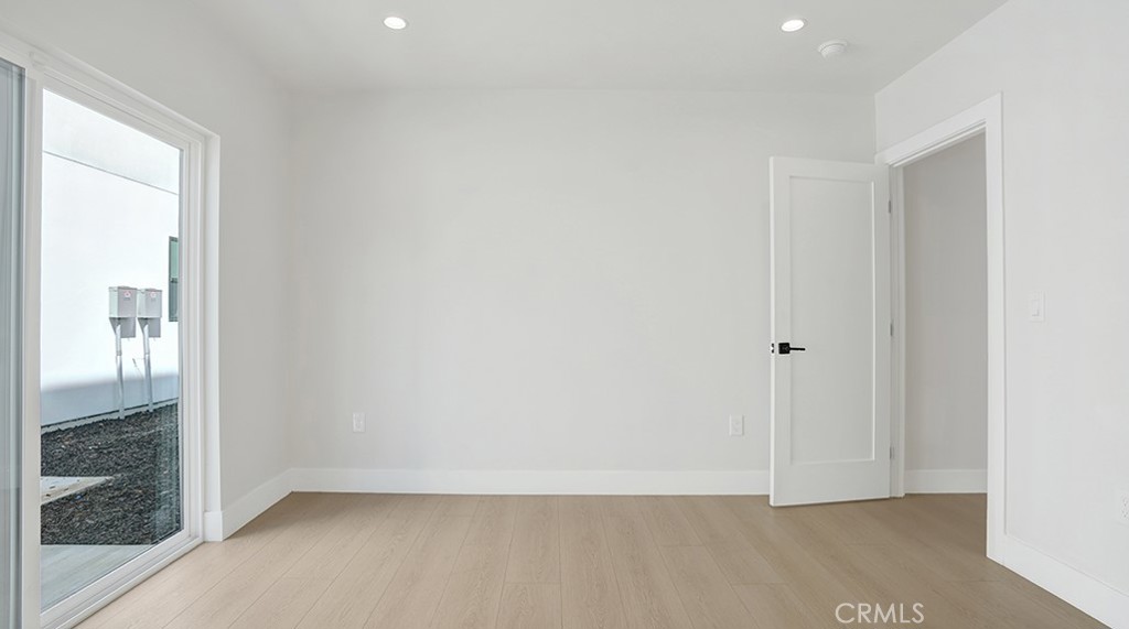 1215 N. Kingsley Drive N