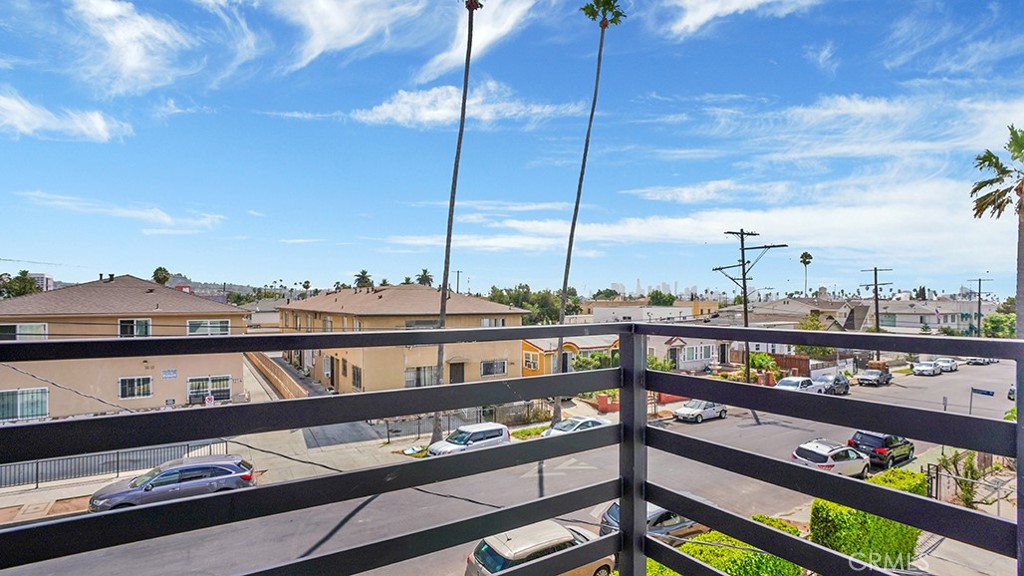 1215 N. Kingsley Drive N