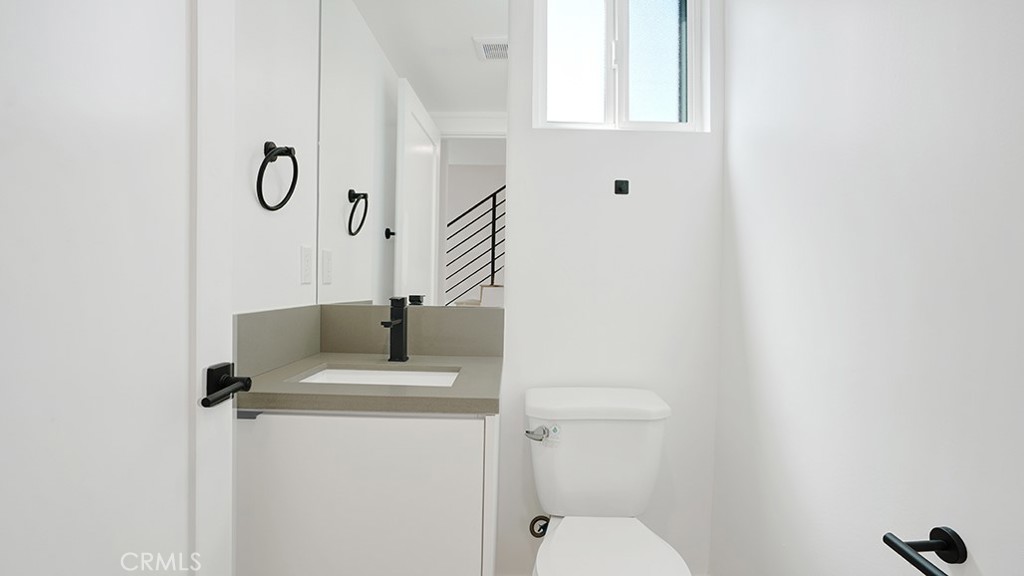 1215 N. Kingsley Drive N