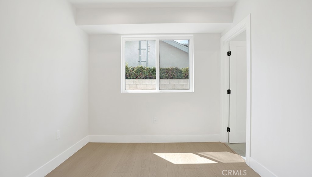 1215 N. Kingsley Drive N