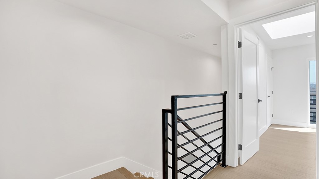 1215 N. Kingsley Drive N