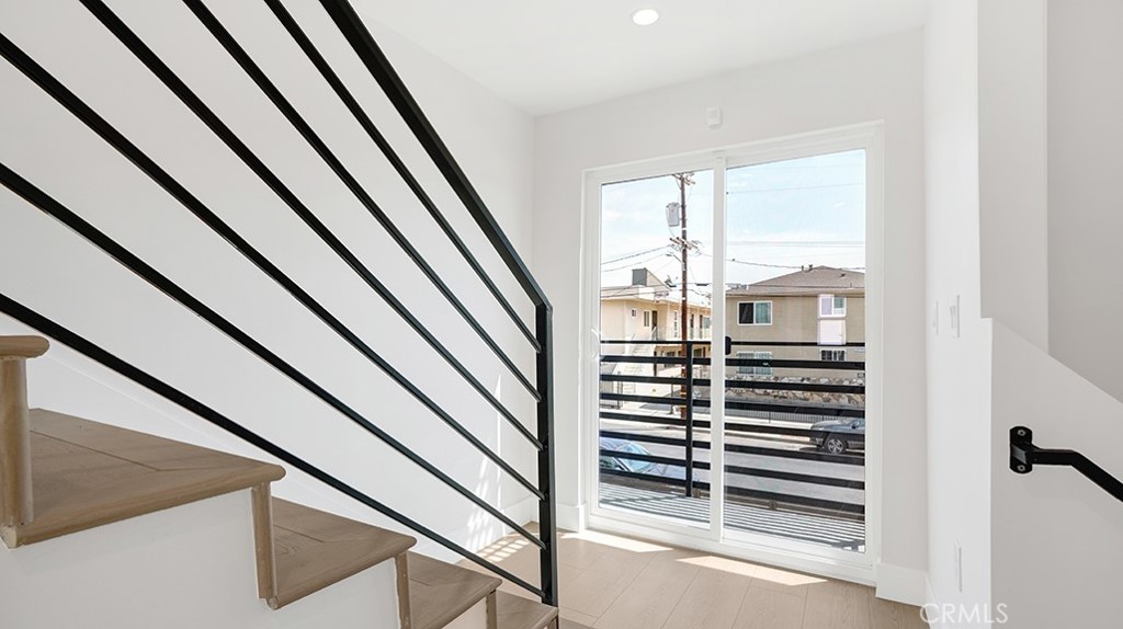 1215 N. Kingsley Drive N