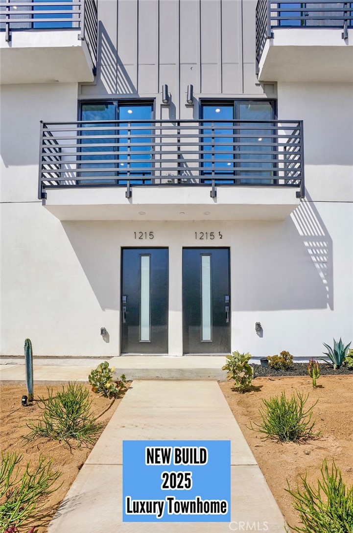 1215 N. Kingsley Drive N