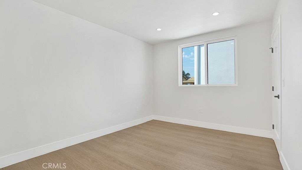 1215 N. Kingsley Drive N