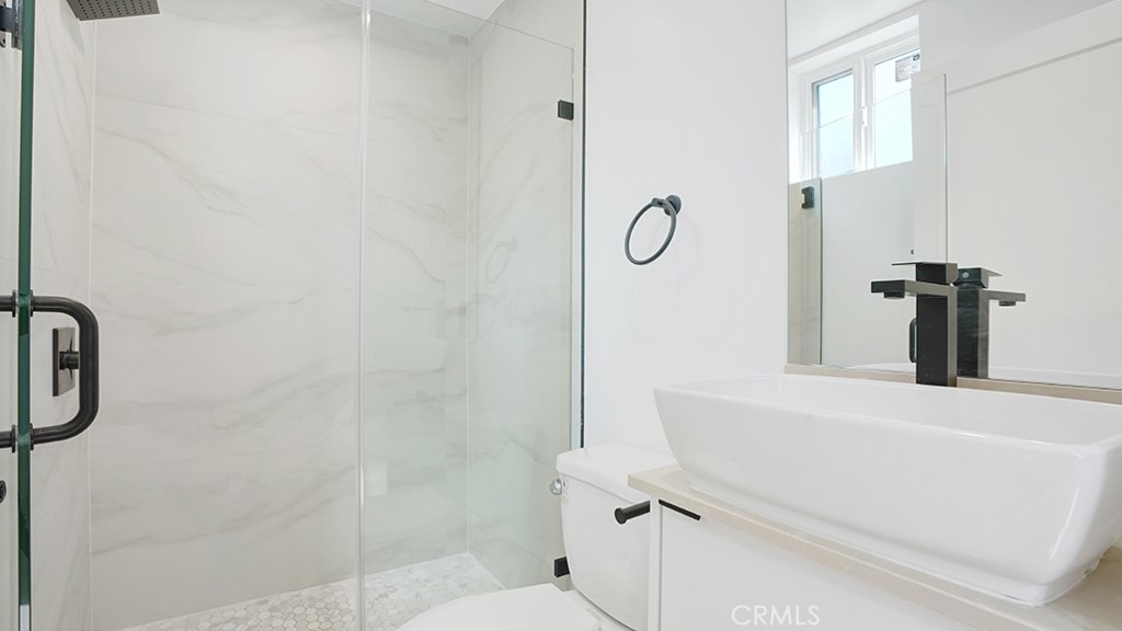 1215 N. Kingsley Drive N