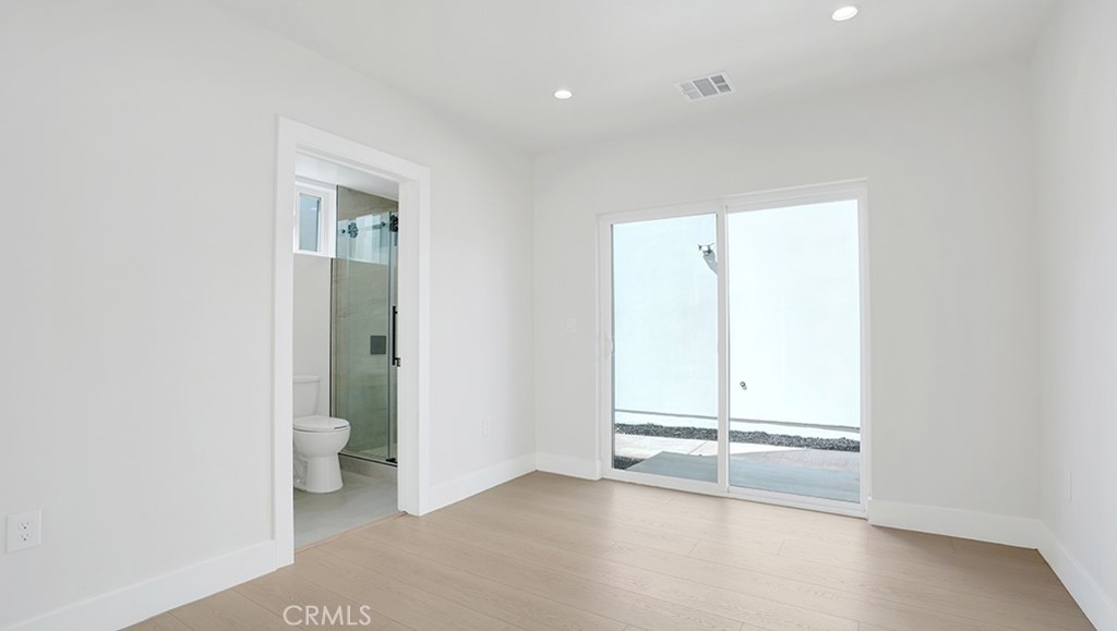 1215 N. Kingsley Drive N