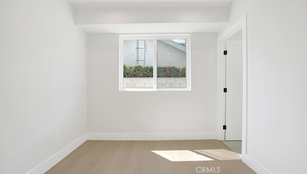 1215 N. Kingsley Drive N