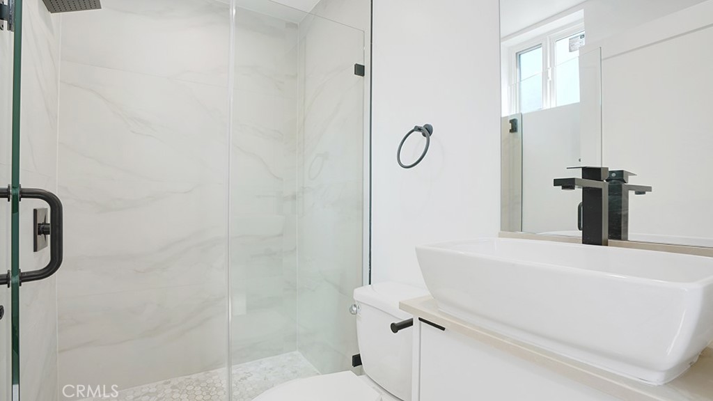 1215 N. Kingsley Drive N