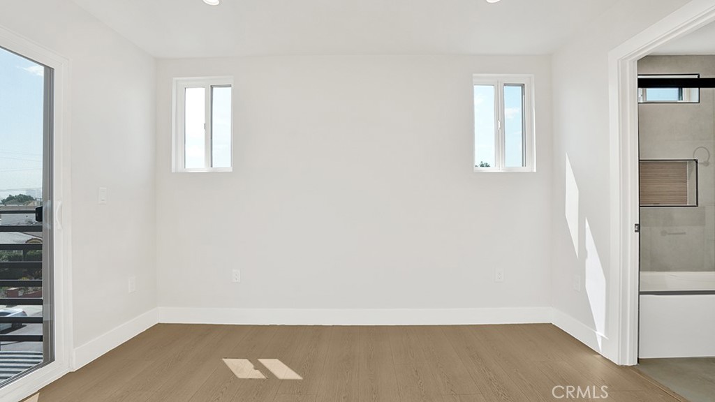 1215 N. Kingsley Drive N