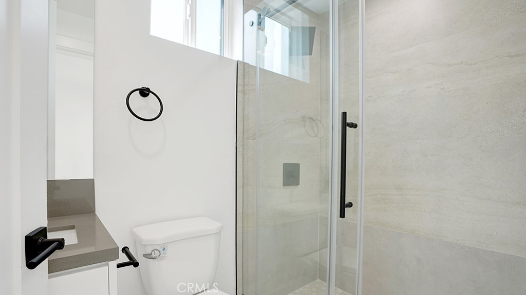 1215 N. Kingsley Drive N