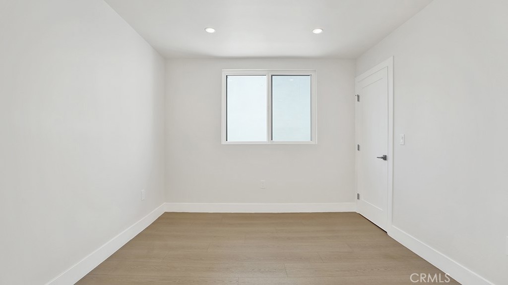 1215 N. Kingsley Drive N