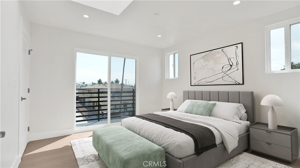 1215 N. Kingsley Drive N