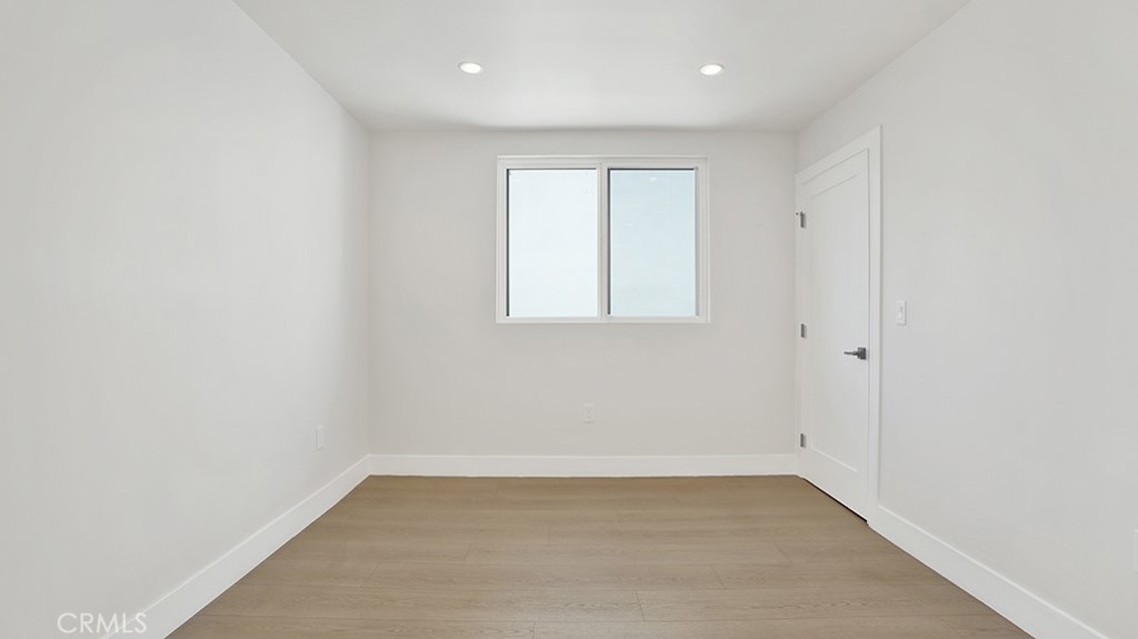 1215 N. Kingsley Drive N