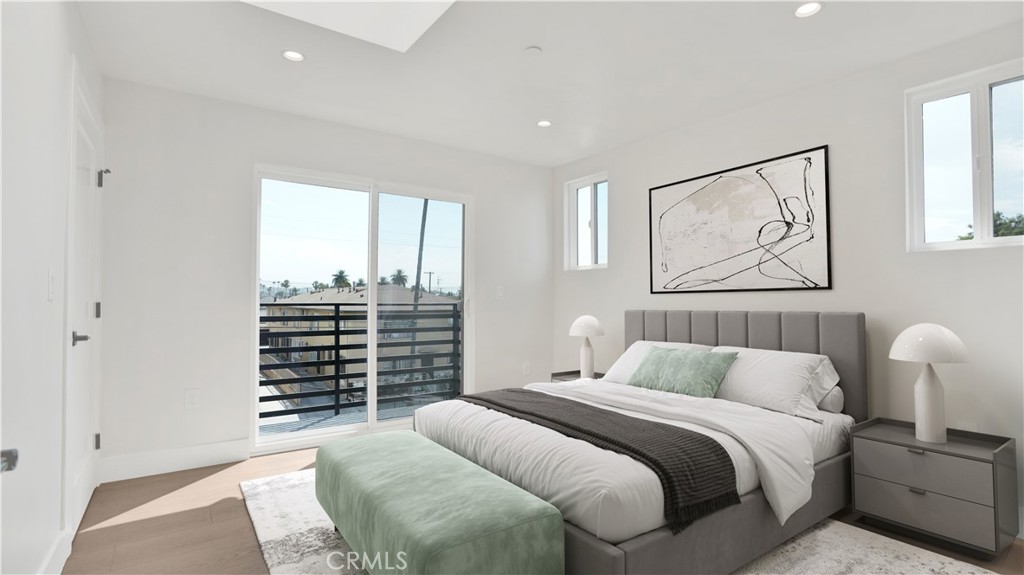 1215 N. Kingsley Drive N