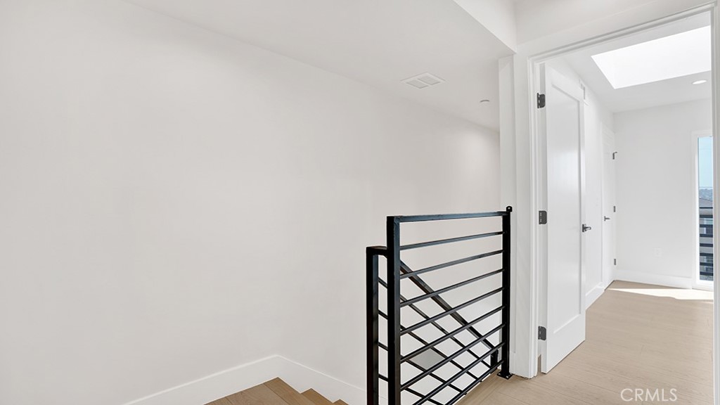 1215 N. Kingsley Drive N