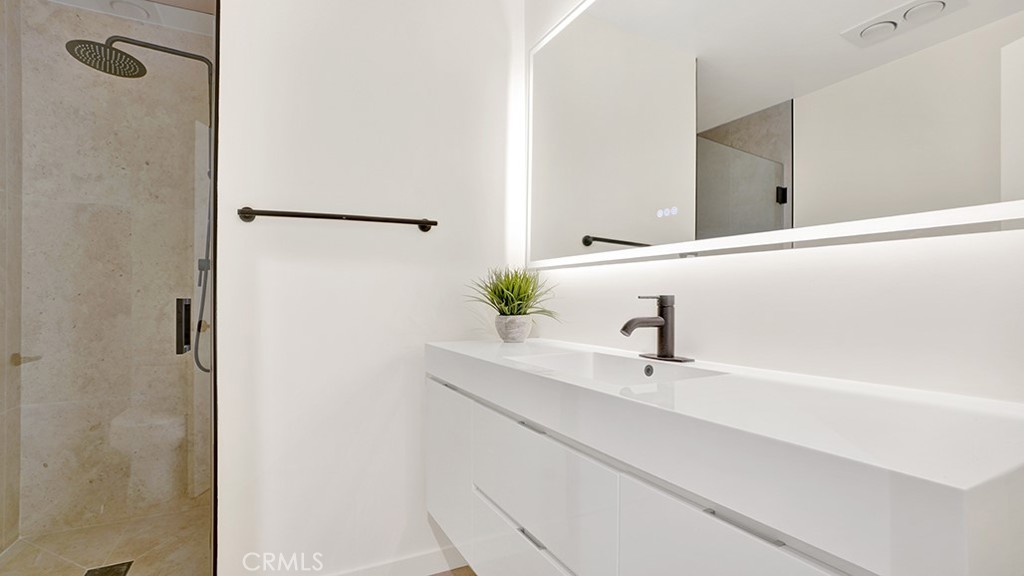 2525 Via Campesina 301