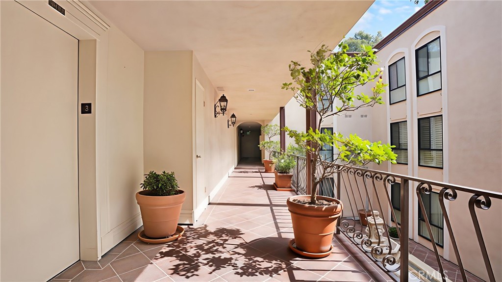 2525 Via Campesina 301