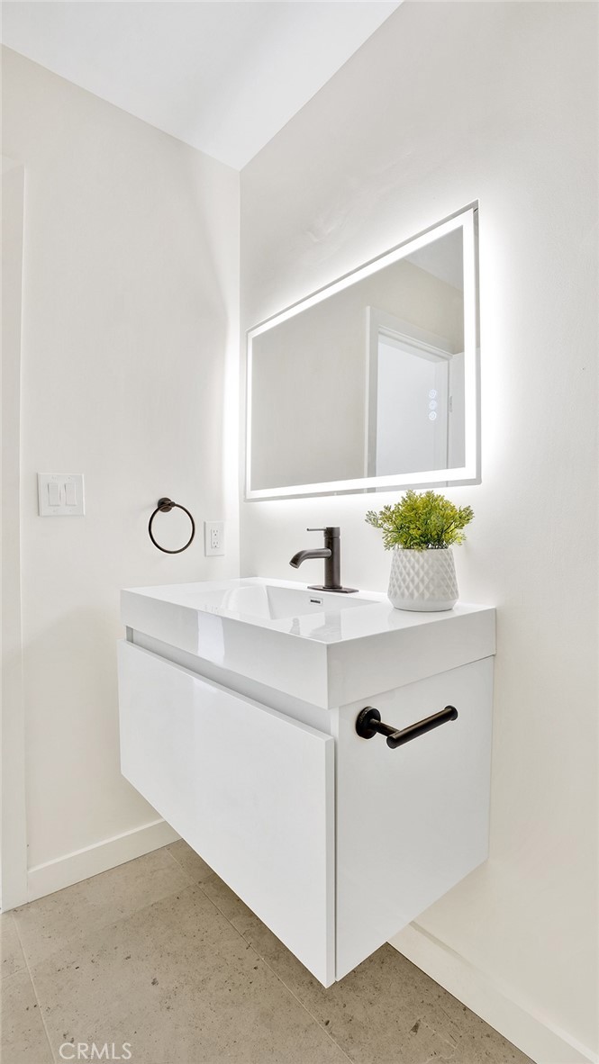 2525 Via Campesina 301