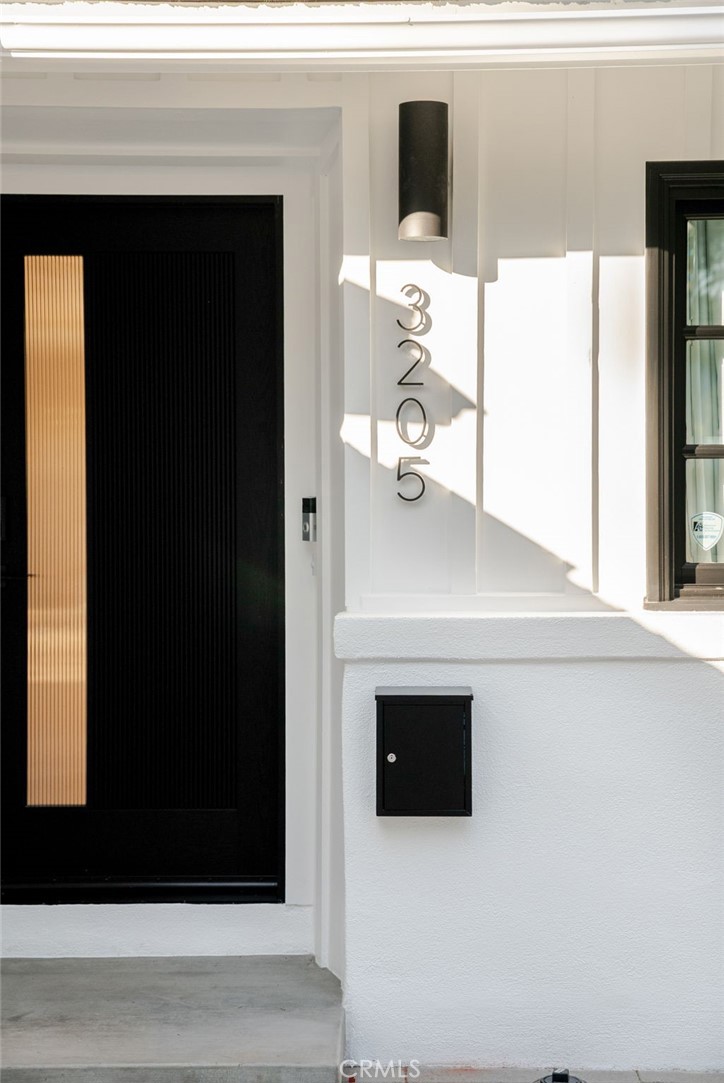 3205 Palos Verdes Drive N