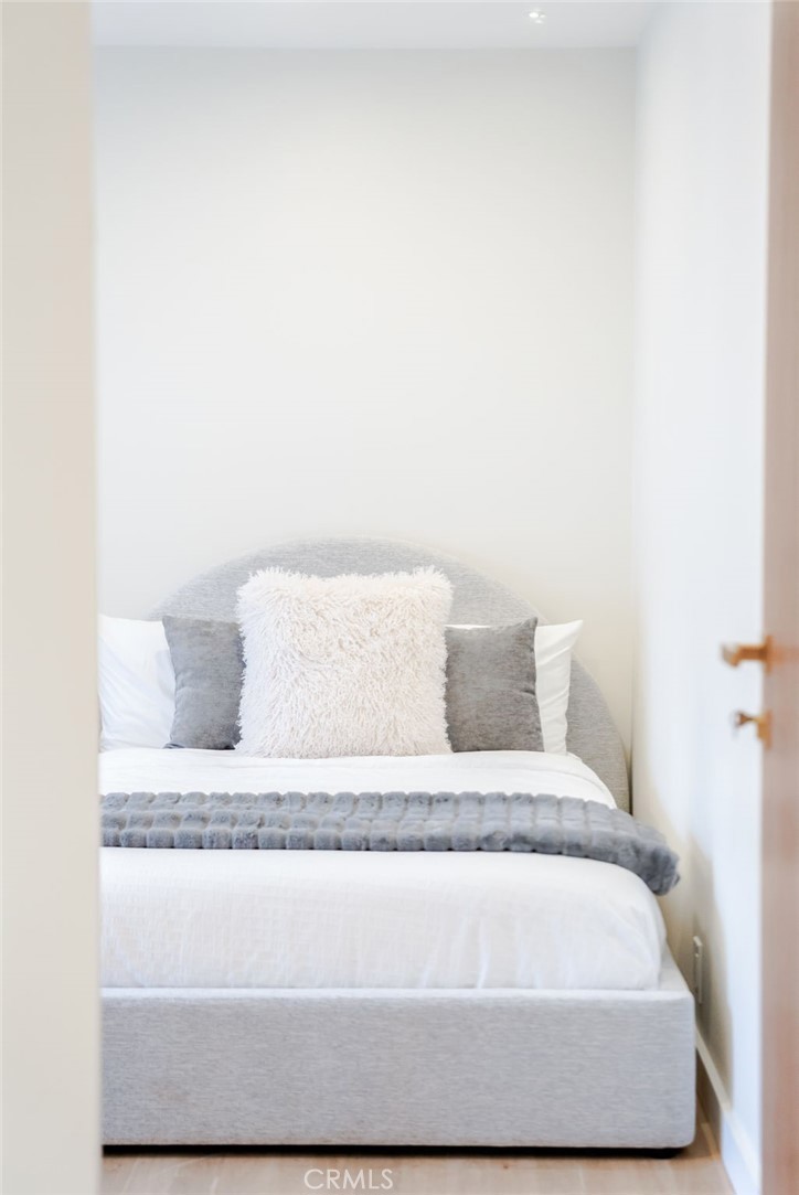 3205 Palos Verdes Drive N