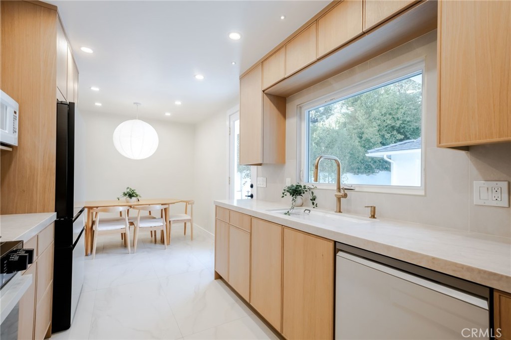 3205 Palos Verdes Drive N