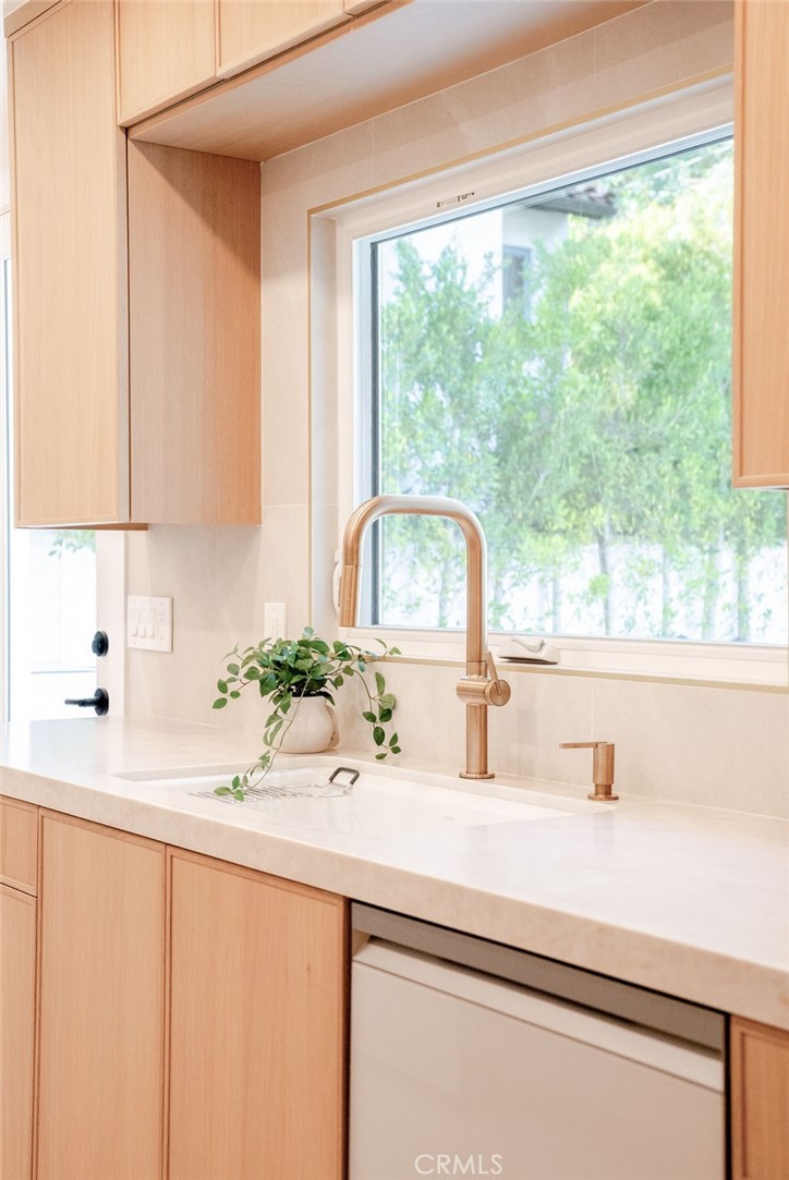 3205 Palos Verdes Drive N