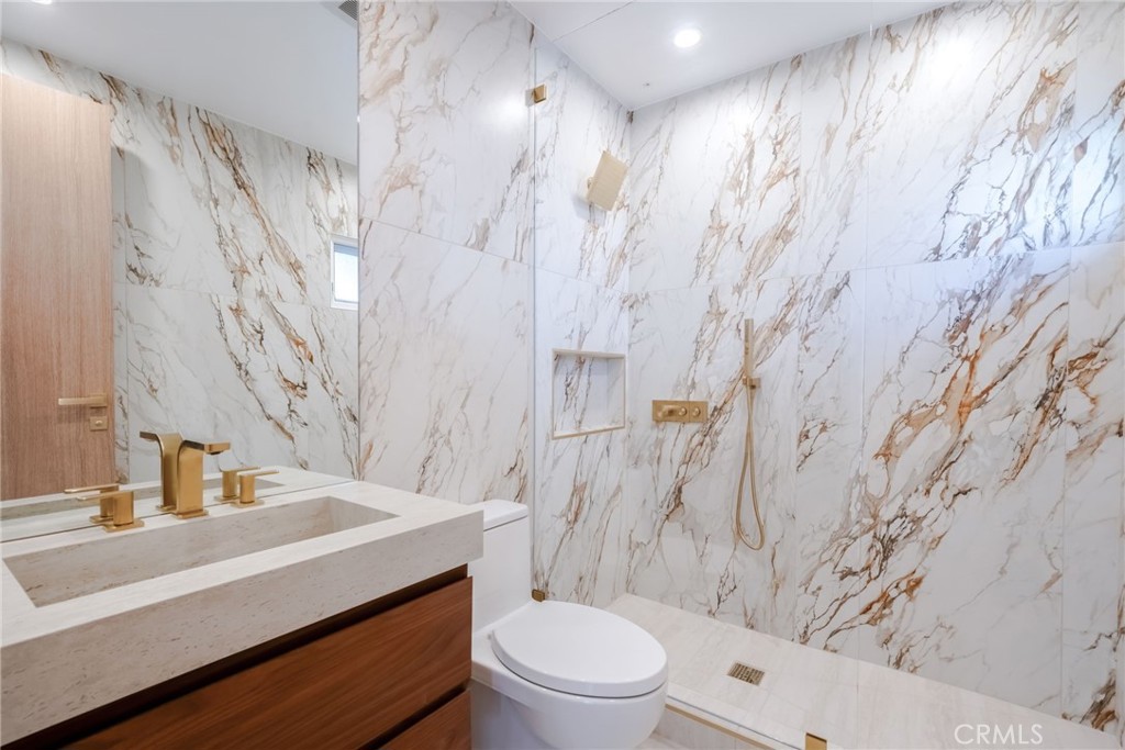 3205 Palos Verdes Drive N