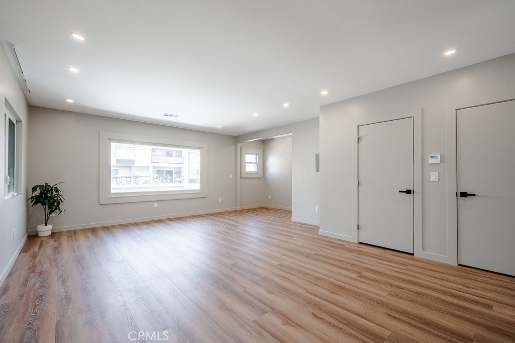 10 Esperanza Avenue 12