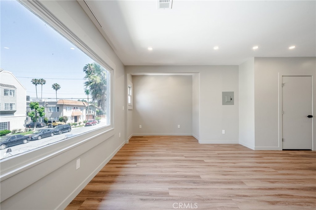 10 Esperanza Avenue 12