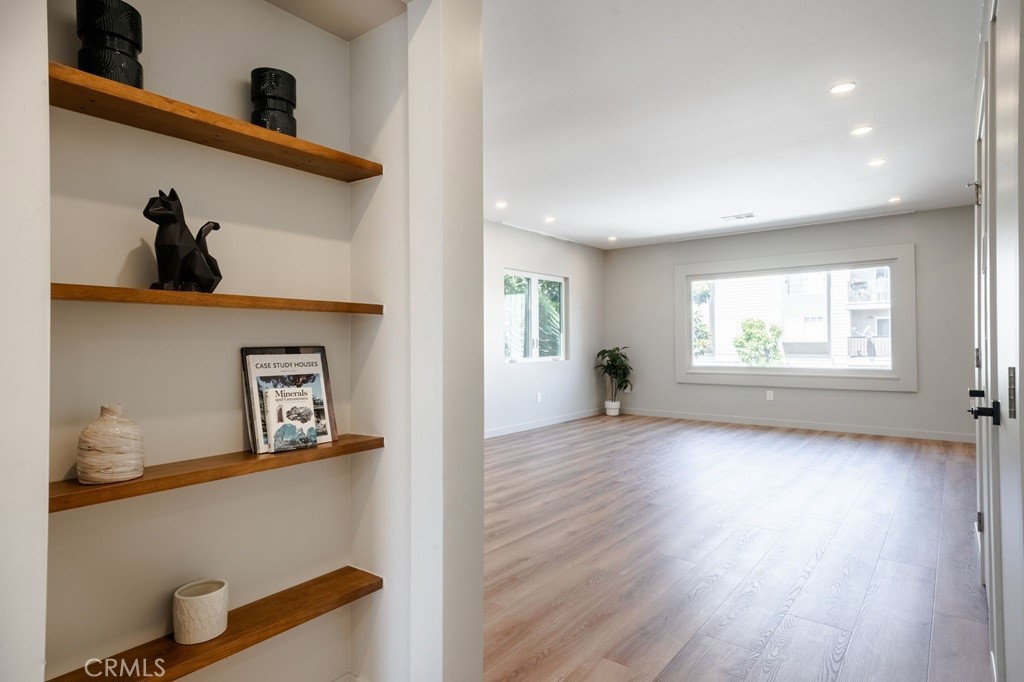 10 Esperanza Avenue 12