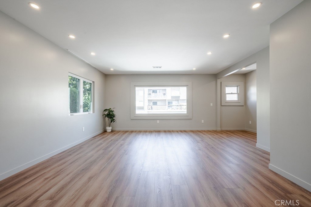 10 Esperanza Avenue 12
