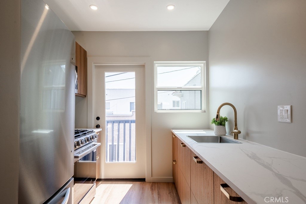 10 Esperanza Avenue 12