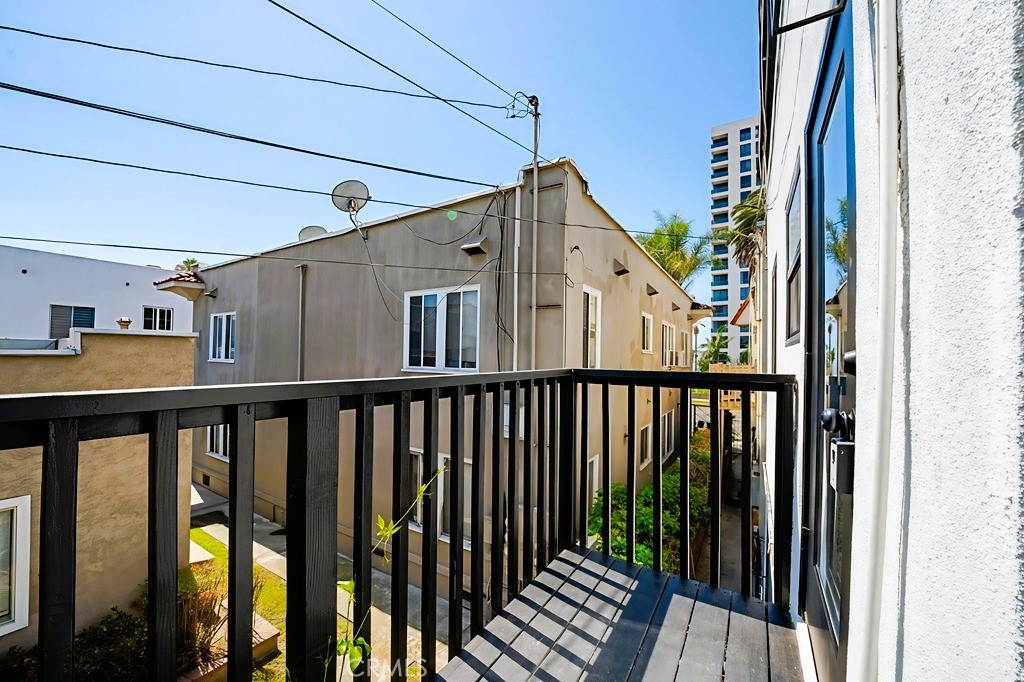 10 Esperanza Avenue 12