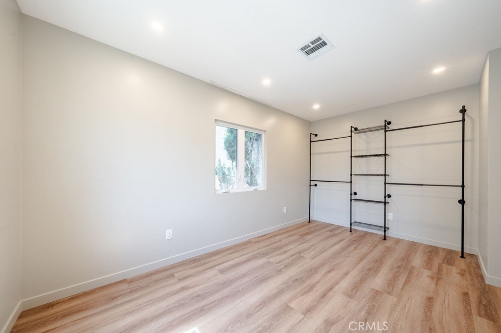 10 Esperanza Avenue 12