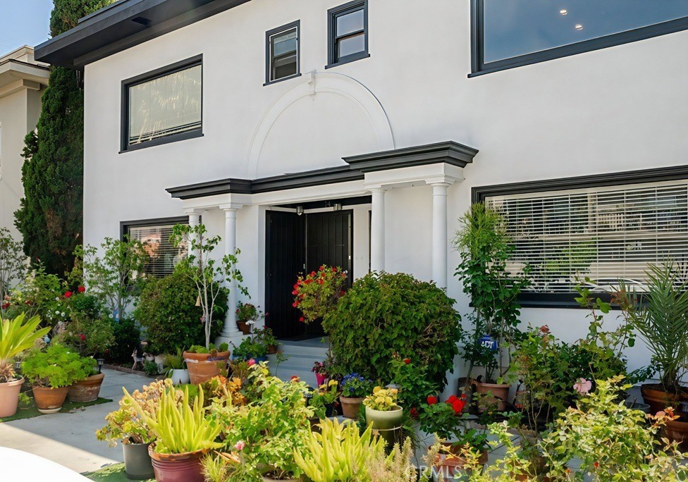 10 Esperanza Avenue 12