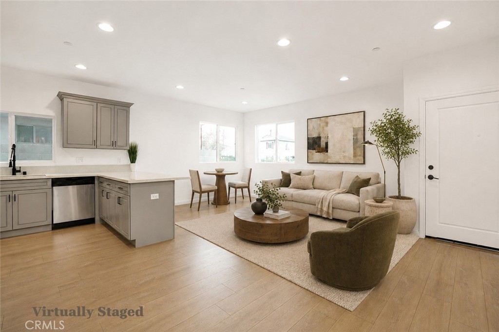 5729 Willow Crest Avenue 5729
