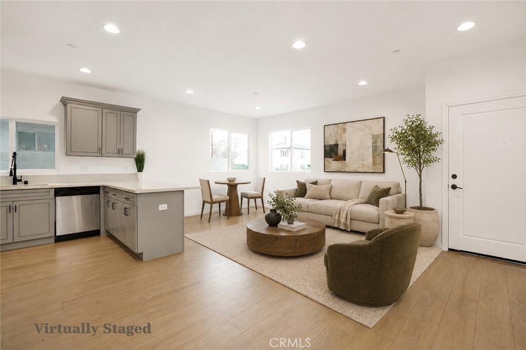 5729 Willow Crest Avenue 5729