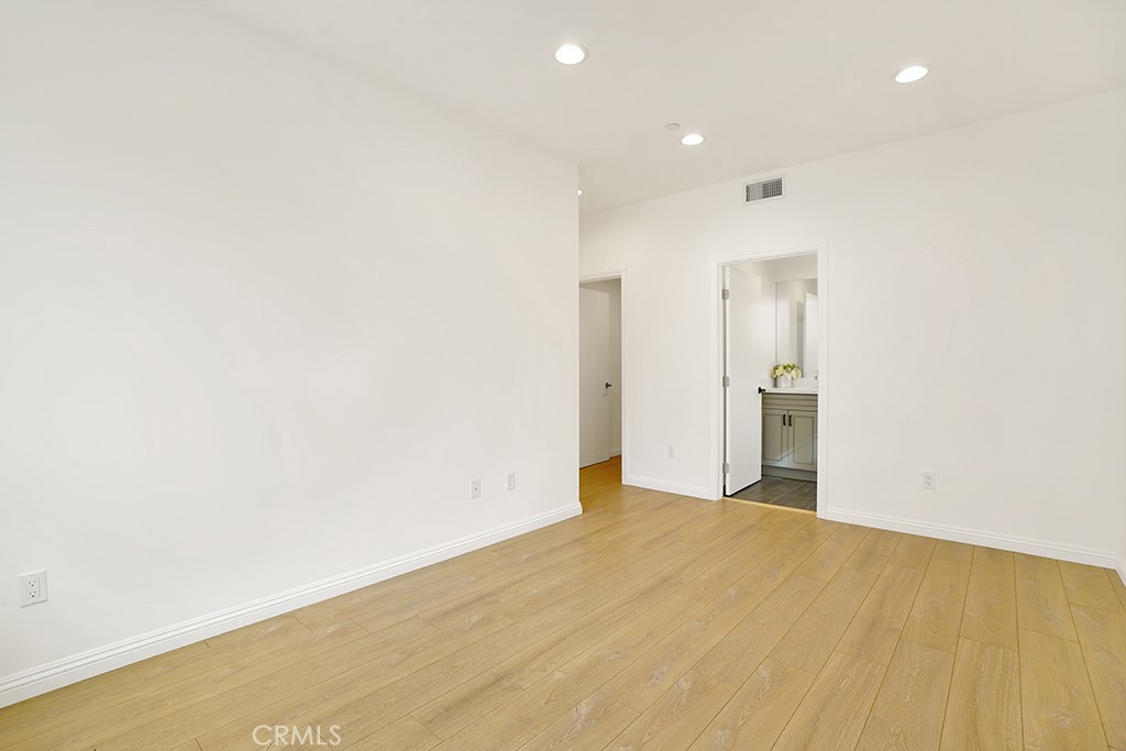 5729 Willow Crest Avenue 5729