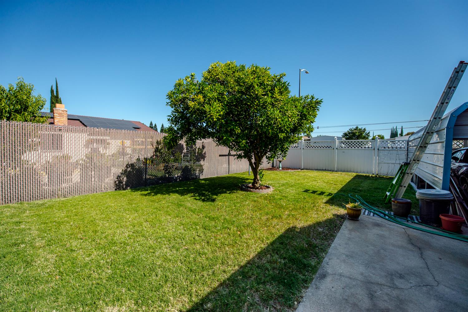 1695 Queens Avenue