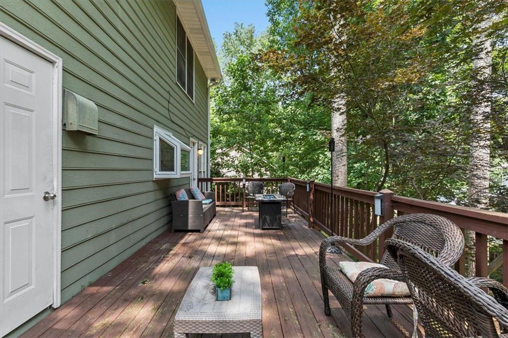 1212 GRAYLAND Lane