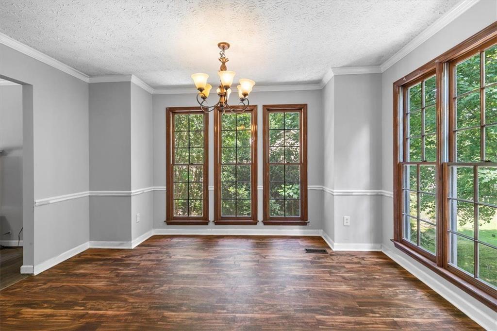 1212 GRAYLAND Lane